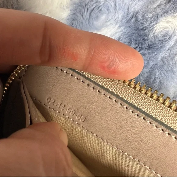 *SOLD* Chloe Leather Envelope Wallet Light Pink Beige - Picture 14 of 16